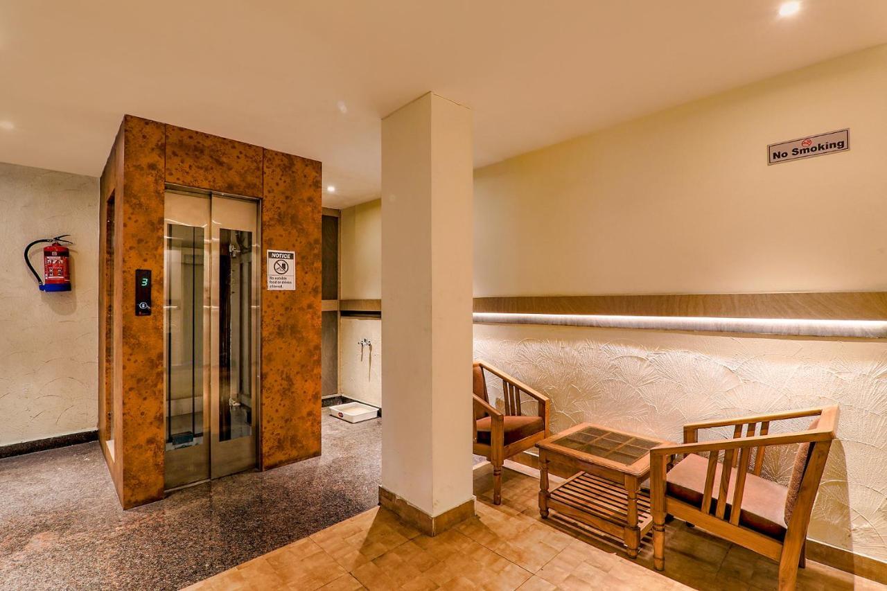 ホテル Townhouse Geetraj Near Shalimar Gateway ラクナウ エクステリア 写真