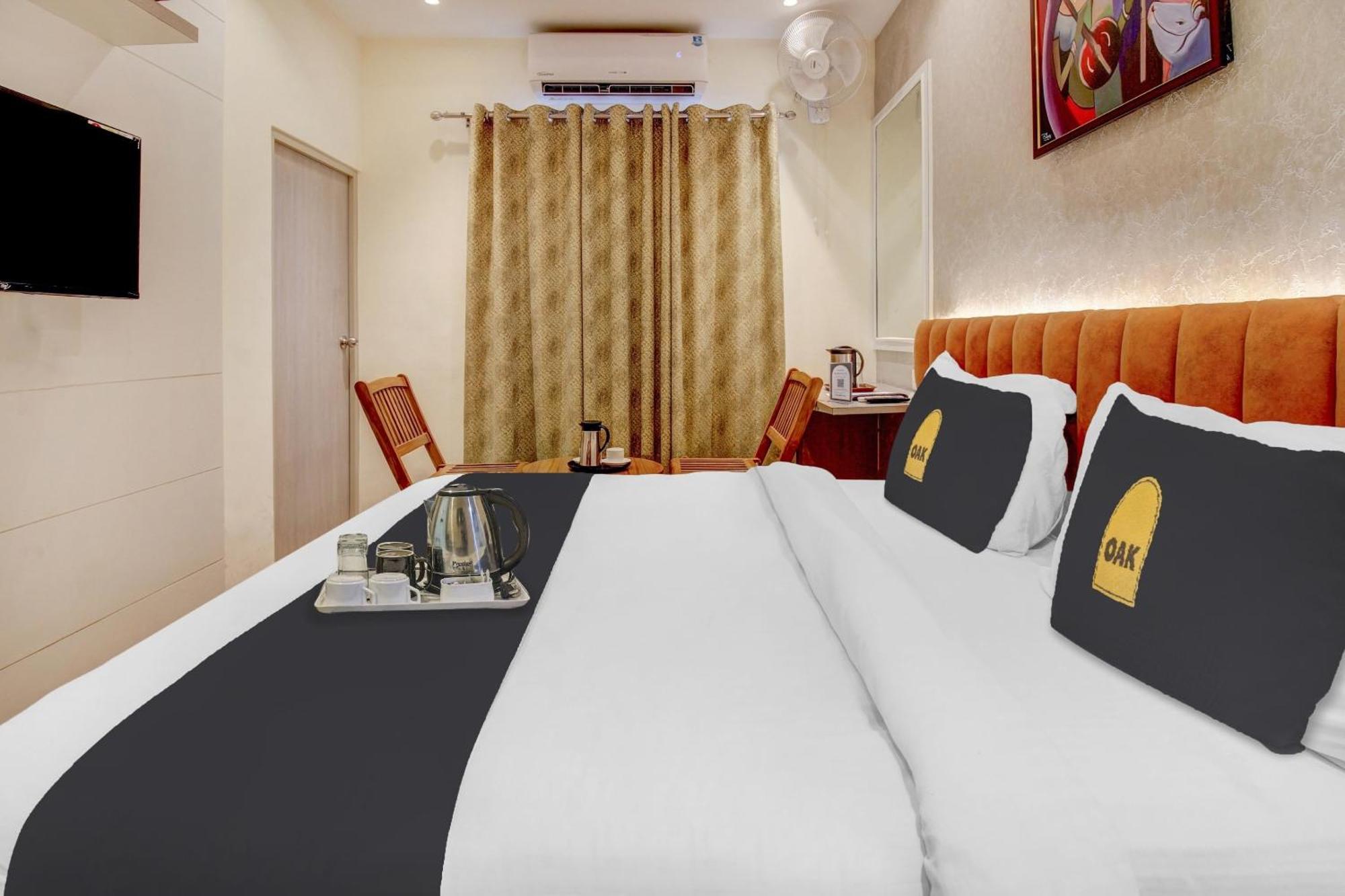 ホテル Townhouse Geetraj Near Shalimar Gateway ラクナウ エクステリア 写真