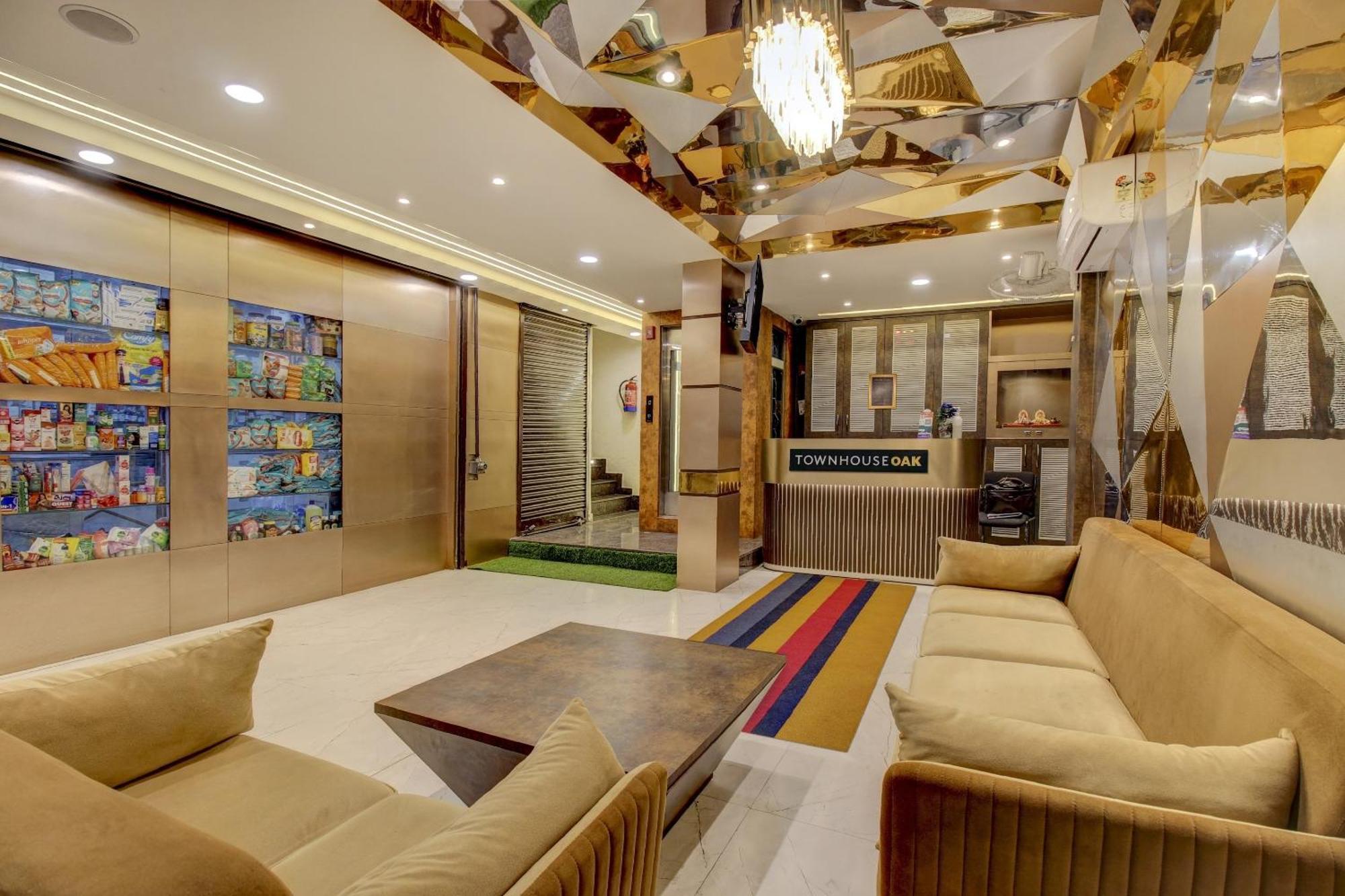ホテル Townhouse Geetraj Near Shalimar Gateway ラクナウ エクステリア 写真