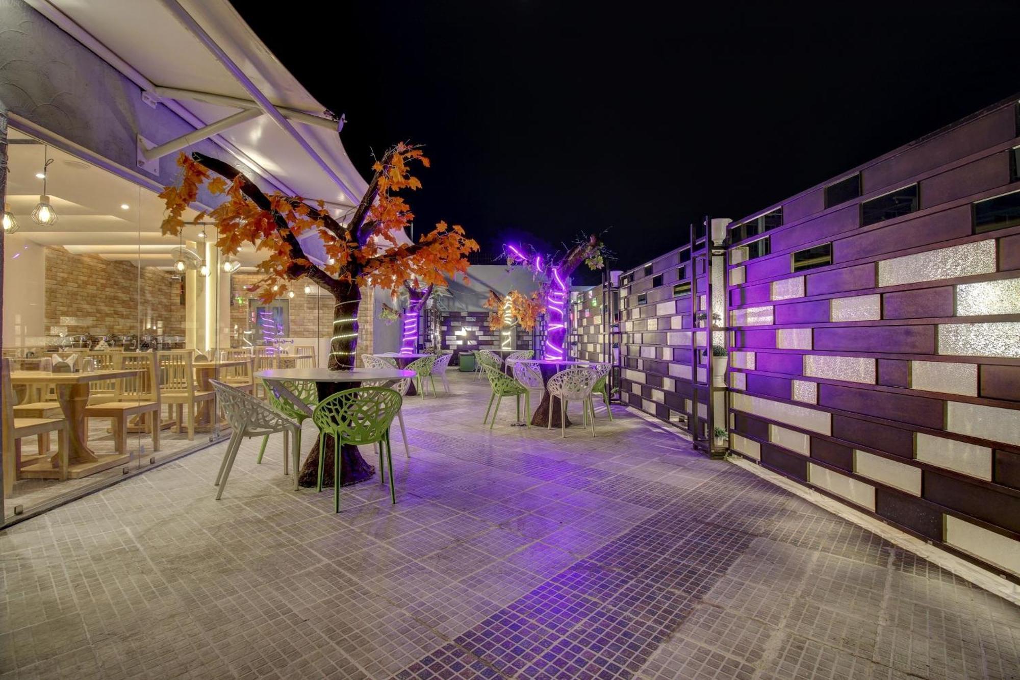 ホテル Townhouse Geetraj Near Shalimar Gateway ラクナウ エクステリア 写真
